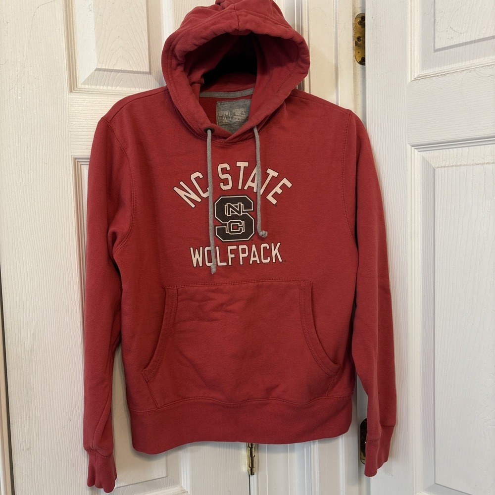NC State Wolfpack Hoodie Red Sweatshirt T University Womens Small 2011